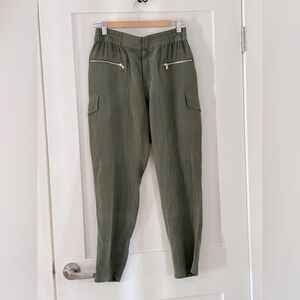 CLUB MONACO | women’s 100% silk Olive green Cargo pants zipper pockets size 2